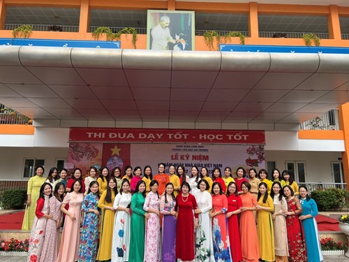 Trường Tiểu học Gia Thượng tổ chức Lễ kỉ niệm  40 năm ngày Nhà giáo Việt Nam (20/11/1982 – 20/11/2022)