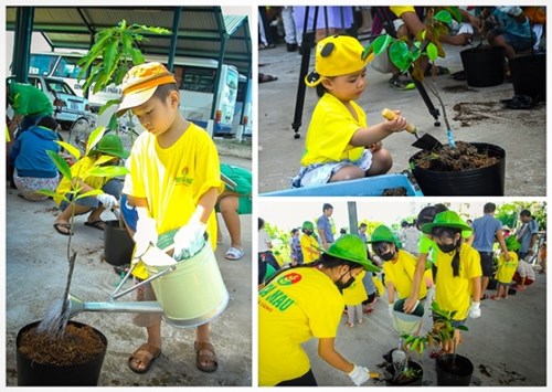 Dạy trẻ trồng cây