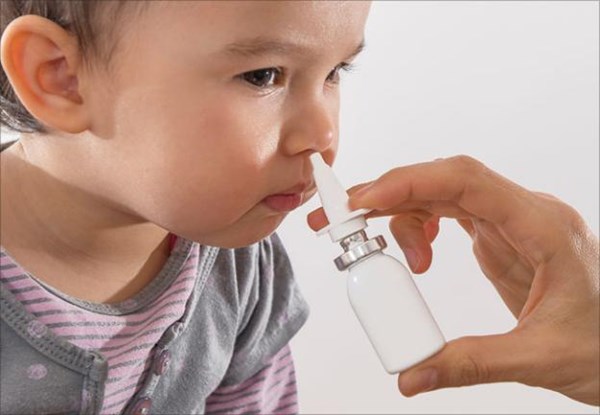 Viêm mũi dị ứng ở trẻ em, cẩn trọng khi dùng thuốc thông mũi