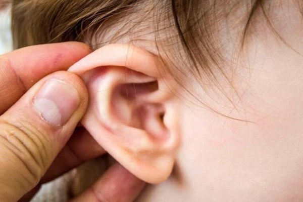 Phát hiện sớm viêm tai giữa mạn tính ở trẻ nhỏ, tránh bị điếc