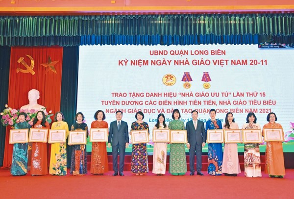 Trường mầm non Đô thị Sài Đồng vinh dự đón nhận nhiều phần thưởng cao quý tại lễ tuyên dưỡng các điển hình tiên tiến nhà giáo tiêu biểu ngành GD&ĐT quận Long Biên năm 2021