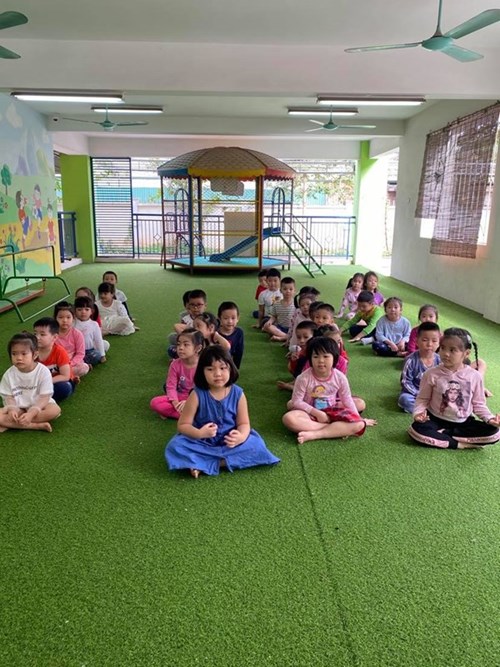 Gia Thuong Kindergarten organizes the second round of weighing and measuring for children
