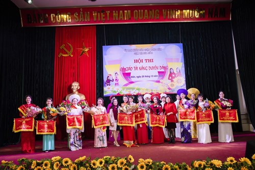 Cô giáo Nguyễn Thị Hường – Trường Mầm non Gia Thượng tham gia cuộc thi “Cô giáo tài năng duyên dáng”  Cụm thi đua số 3 năm học 2020-2021