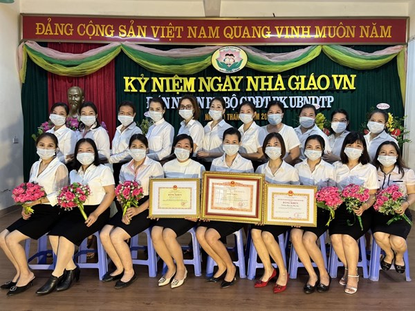 Trường Mầm non Hoa Sen tổ chức Mittinh kỷ niệm 39 năm ngày Nhà giáo Việt Nam