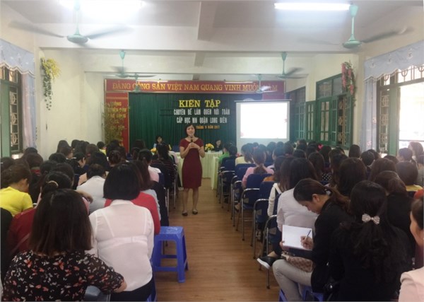 Tổ chức kiến tập chuyên đề Làm quen với toán cấp học MN quận Long Biên