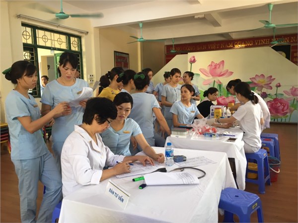 Trường mầm non Hoa Sen tổ chức khám sức khỏe định kỳ cho cán bộ, giáo viên, nhân viên
