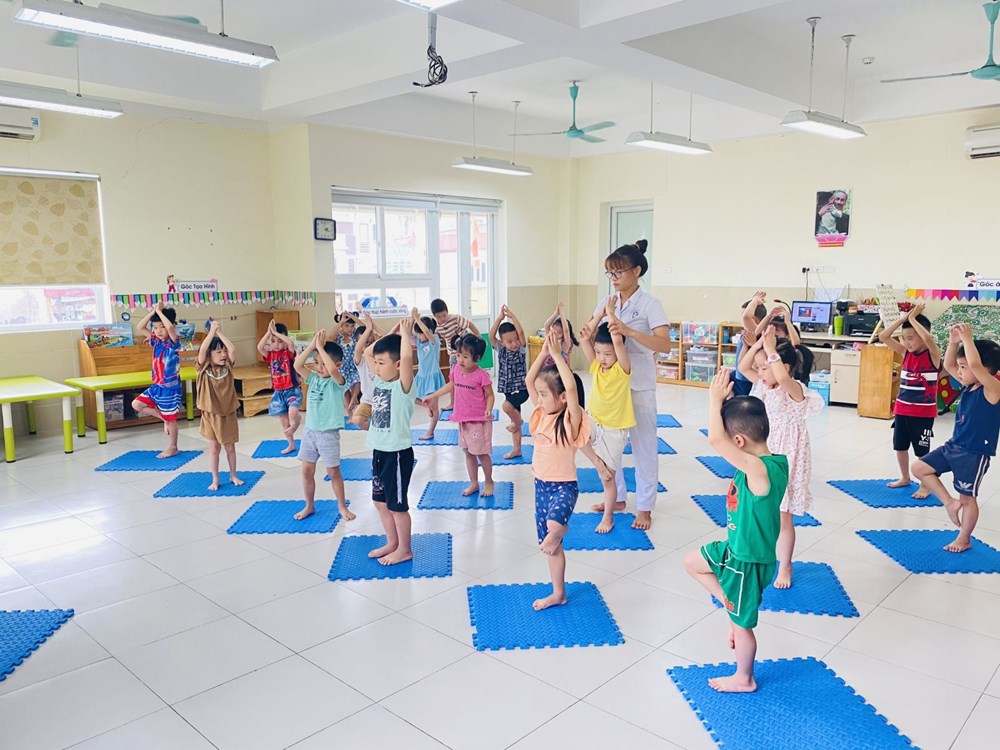 <a href="/hoat-dong-chuyen-mon/cung-tap-yoga-voi-cac-be-lop-mau-giao-lon-a5-nhe/ct/1791/523686">Cùng tập yoga với các bé lớp mẫu giáo lớn a5 nhé!</a>