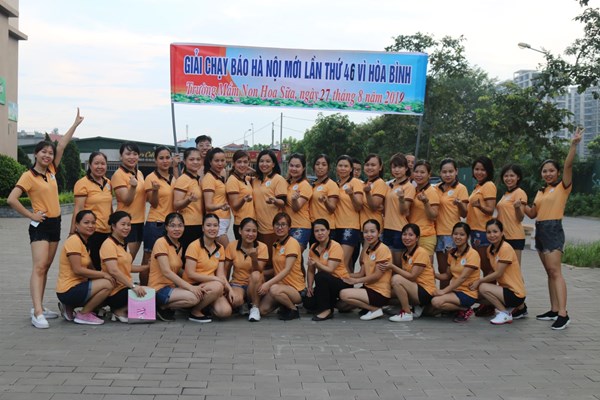 Trường Mầm non Hoa Sữa tổ chức giải chạy báo Hà Nội mới lần thứ 46 vì hòa bình