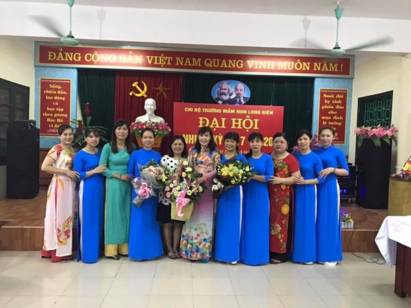    Trường mầm non Long Biên tổ chức Đại hội chi bộ nhiệm kỳ 2017 - 2020