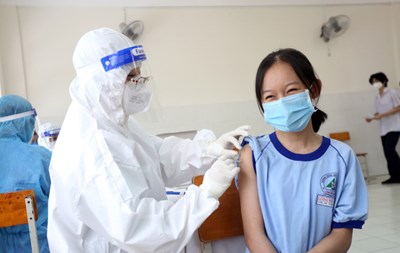 Việt Nam bắt đầu tiêm vaccine phòng COVID-19 cho trẻ từ 5 - dưới 12 tuổi