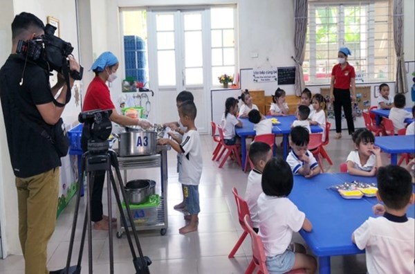 Trường MN Sơn Ca phối hợp với truyền hình VTV1trong chương trình  Vì tầm vóc Việt 