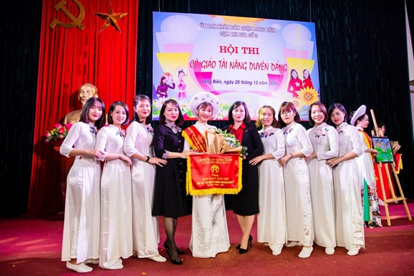 Giáo viên trương MN Thượng Thanh tham gia hội thi Cô giáo tài năng duyên dáng
