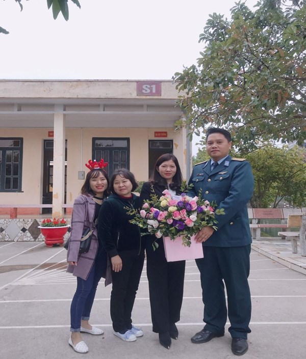 Bài viết về tấm gương Người tốt - việc tốt viết về cô giáo Nguyễn Thị Hồng Dung.