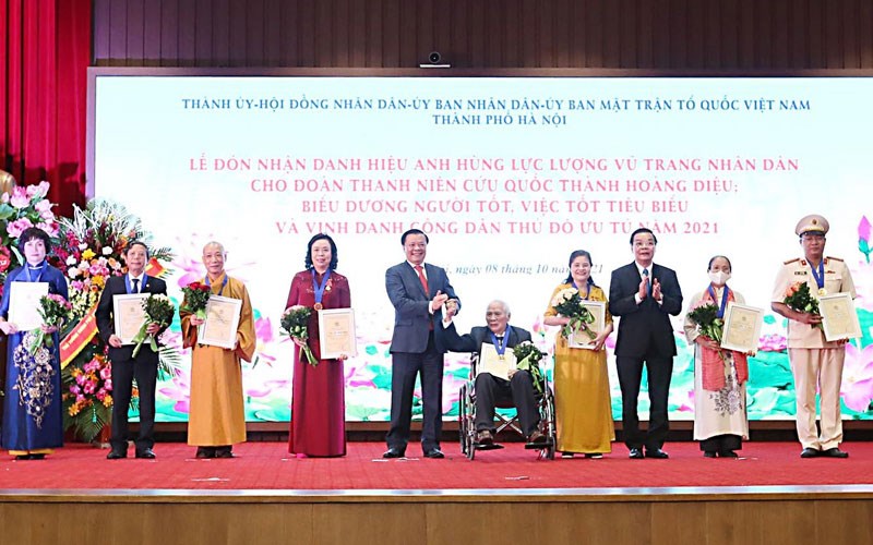 Hà Nội: Tặng danh hiệu Người tốt, việc tốt năm 2022 cho 71 cá nhân