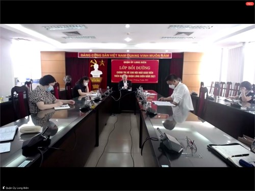 CBGV Trường MN Việt Hưng tham gia lớp tập huấn chính trị hè năm 2021.