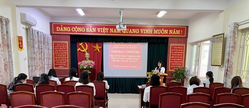 Chi bộ trường MN Việt Hưng tổ chức Hội nghị sinh hoạt chính trị trong Đảng theo tinh thần Nghị quyết Trung ương 4 ( Khóa XIII) với chủ đề   Tự soi, tự sửa 