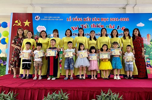  Lễ tổng kết năm học 2021-2022, chia tay học sinh 5 tuổi trường MN Việt Hưng.