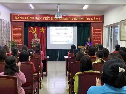 Trường MN Việt Hưng tổ chức Mít tinh 111 năm ngày Quốc tế Phụ nữ (8/3/1910 - 8/3/2021)! 