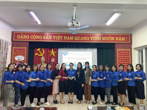 Chi đoàn Trường MN Việt Hưng long trọng tổ chức Lễ kỷ niệm 90 năm Ngày thành lập Đoàn TNCS Hồ Chí Minh  (26/3/1931 – 26/3/2021).