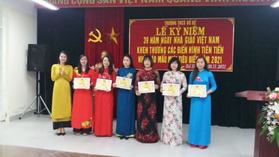 Trường THCS Bồ Đề chào mừng kỷ niệm 39 năm ngày nhà giáo Việt Nam, khen thưởng các điển hình tiên tiến, nhà giáo mẫu mực tiêu biểu năm 2021