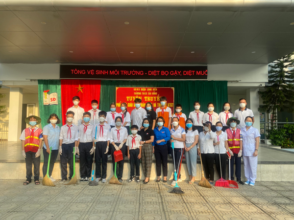 Trường THCS Sài Đồng Tổ chức chiến dịch vệ sinh môi trường- diệt bọ gậy, diệt muỗi chủ động phòng chống Sốt xuất huyết