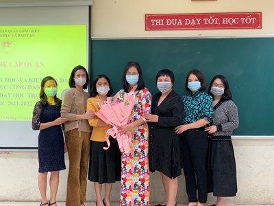 Tiết dạy trực tuyến chuyên đề giáo dục công dân “Truyền Lửa “ tới học trò của cô giáo Nguyễn Thị Huế