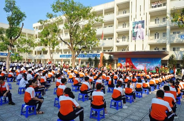 Video chào đón học sinh khối 6 của trường THCS Sài Đồng 2021-2022
