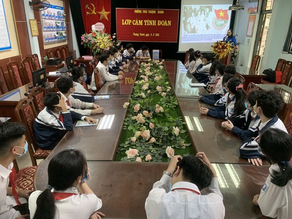 Trường THCS Thượng Thanh tổ chức lớp học bồi dưỡng nhận thức về Đoàn cho học sinh khối 9.