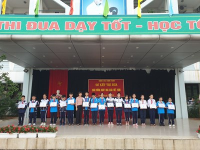 Trường THCS Thượng Thanh tổ chức lễ sơ kết các hoạt động thi đua chào mừng ngày Nhà giáo Việt Nam 20/11