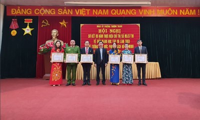 Chi bộ Trường THCS Thượng Thanh nhận Giấy khen thực hiện tốt chỉ thị 05-CT/TW về Đẩy mạnh việc học tập và làm theo tư tưởng, đạo đức, phong cách Hồ Chí Minh” giai đoạn 2016-2021.
