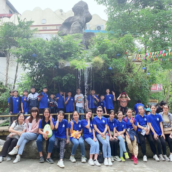 Chuyến tham quan dã ngoại tại khu du lịch Khoang Xanh - Suối Tiên của thầy trò Trường THCS Thượng Thanh