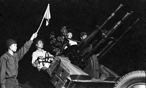 Kỷ niệm 49 năm Ngày Chiến thắng Hà Nội – Điện Biên Phủ trên không (18/12/1972-18/12/2021)