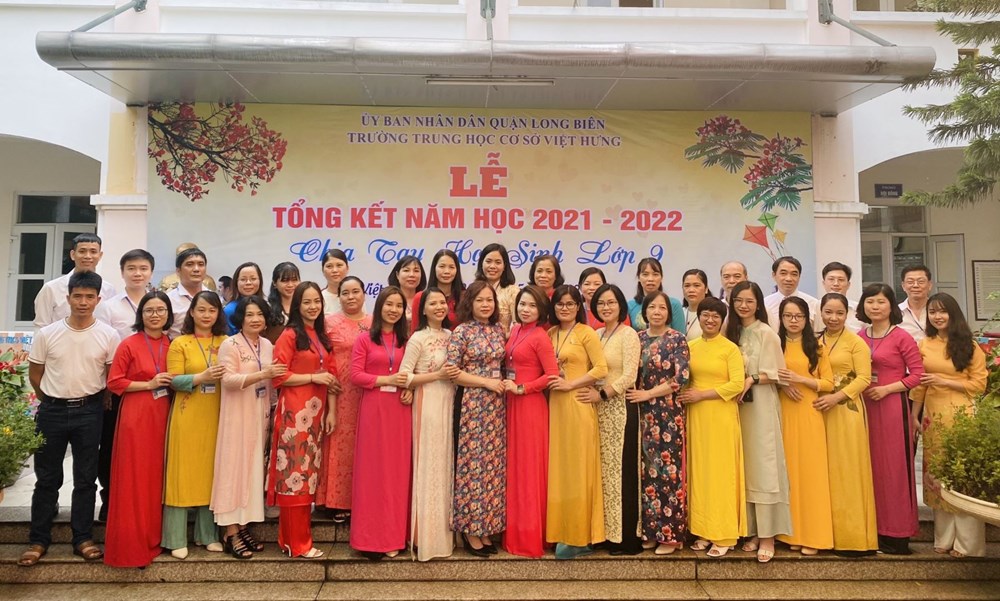 <a href="/tin-tuc/truong-thcs-viet-hung-to-chuc-le-tong-ket-nam-hoc-2021-2022/ct/1593/505863">Trường THCS Việt Hưng tổ chức Lễ tổng kết năm<span class=bacham>...</span></a>
