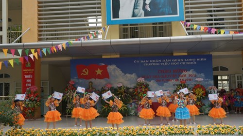 Văn nghệ chào mừng ngày nhà giáo Việt Nam 20 -11 của tập thế lớp 2A2