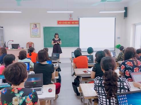 Trường tiểu học đức giang tập huấn công nghệ thông tin cho cán bộ giáo viên, nhân viên năm học 2018 -2019