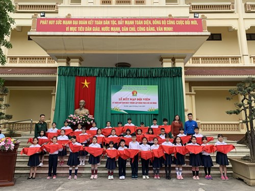 Trường Tiểu học Gia Thượng tổ chức kết nạp Đội viên đợt 2 - Năm học 2020 - 2021. Kỉ niệm 90 năm ngày thành lập Đoàn TNCS Hồ Chí Minh