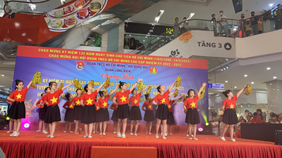 Liên đội Trường Tiểu học Gia Thượng  tham gia chương trình kỷ niệm 81 năm ngày thành lập Đội TNTP Hồ Chí Minh do Quận Đoàn Long Biên tổ chức