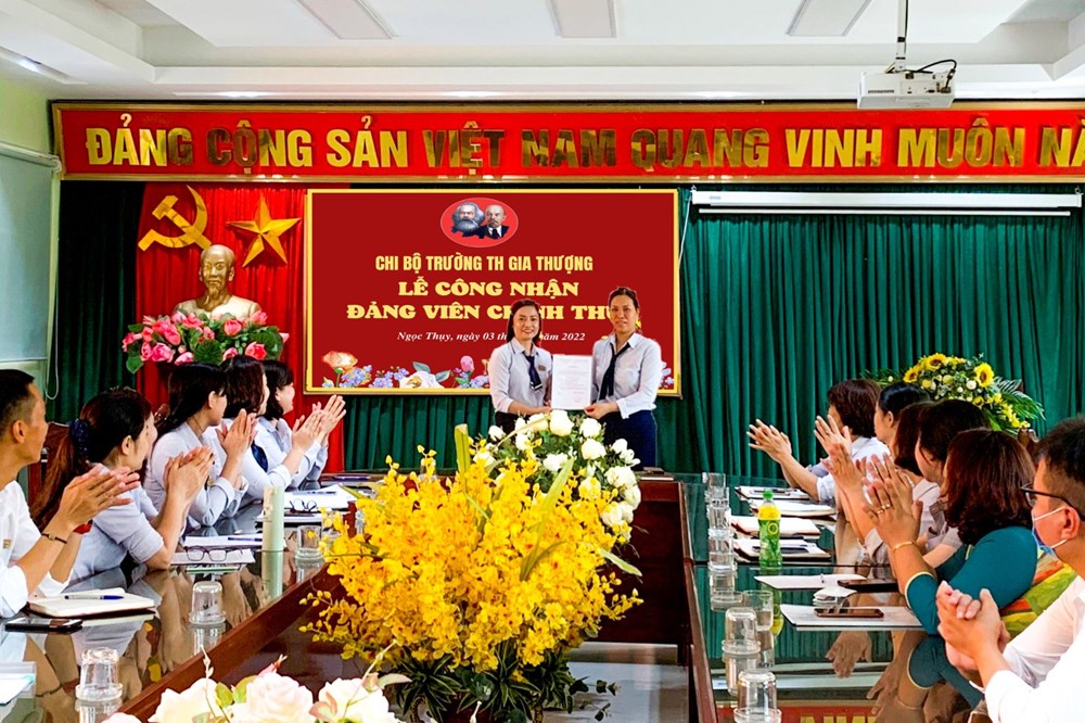 <a href="/hoat-dong-doan-the/le-cong-nhan-dang-vien-chinh-thuc-nam-2022/ct/8598/523435">Lễ công nhận Đảng viên chính thức năm 2022</a>