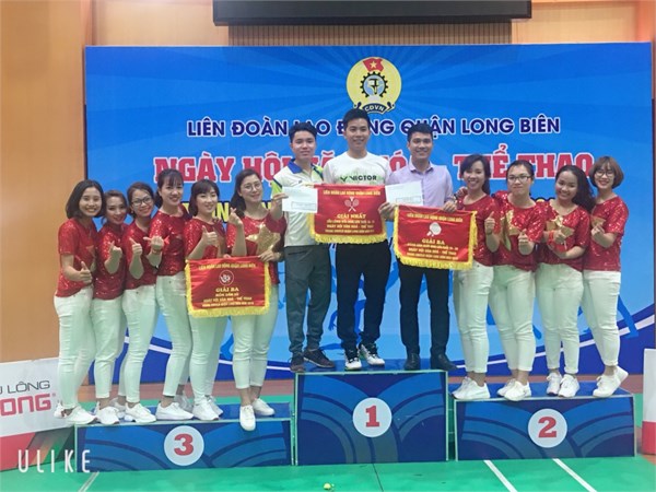 Niềm vui của Công đoàn Trường Tiểu học Long Biên trong ngày hội VHTT Quận
