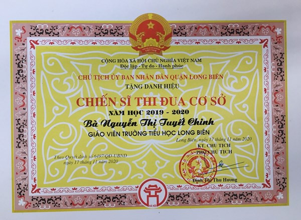 Đồng chí Nguyễn Thị Tuyết Chinh - Giáo viên trường tiểu học Long Biên đạt danh hiệu chiến sĩ thi đua năm học 2019 - 2020
