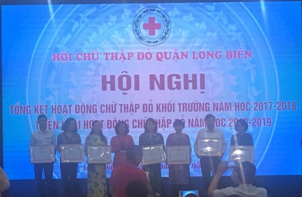 Hội nghị tổng kết CTĐ Quận Long Biên năm học 2017 - 2018