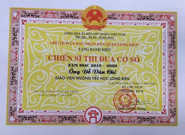 Đồng chí Đỗ Văn Chi - Giáo viên trường tiểu học Long Biên đạt danh hiệu chiến sĩ thi đua cơ sở năm học 2019 - 2020