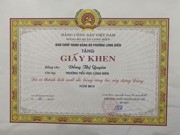 Đảng bộ phường Long Biên tặng bằng khen đồng chí Đồng Thị Quyên - chi bộ trường TH Long Biên đã có thành tích xuất sắc trong xây dựng Đảng năm 2014