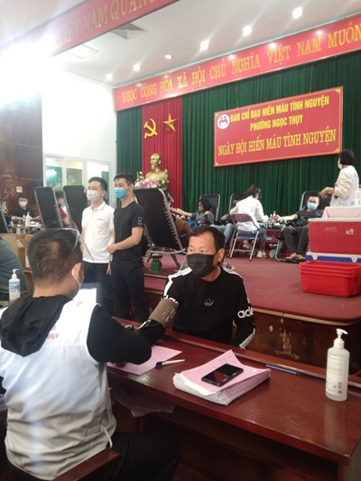 Chi Hội chữ thập đỏ Trường tiểu học Lý Thường Kiệt tích cực tham gia  hiến máu tình nguyện đợt II năm 2021 của  Hội CTĐ phường Ngọc Thụy.