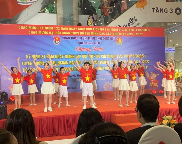 Trường Tiểu học Lý Thường Kiệt tham gia kỷ niệm 81 năm Ngày thành lập Đội TNTP Hồ Chí Minh cùng Hội đồng Đội quận Long Biên