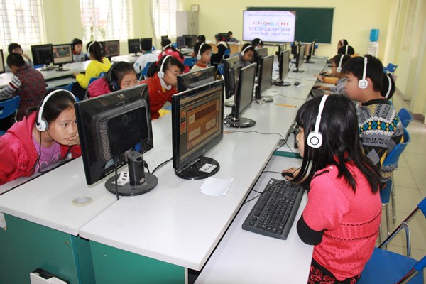 Học sinh tham gia các vòng thi IOE trực tuyến 
