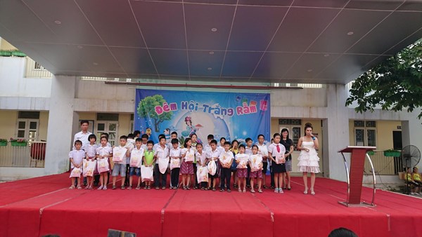 Tiểu học Phúc Đồng - Trung thu 2019 - Yêu thương đong đầy