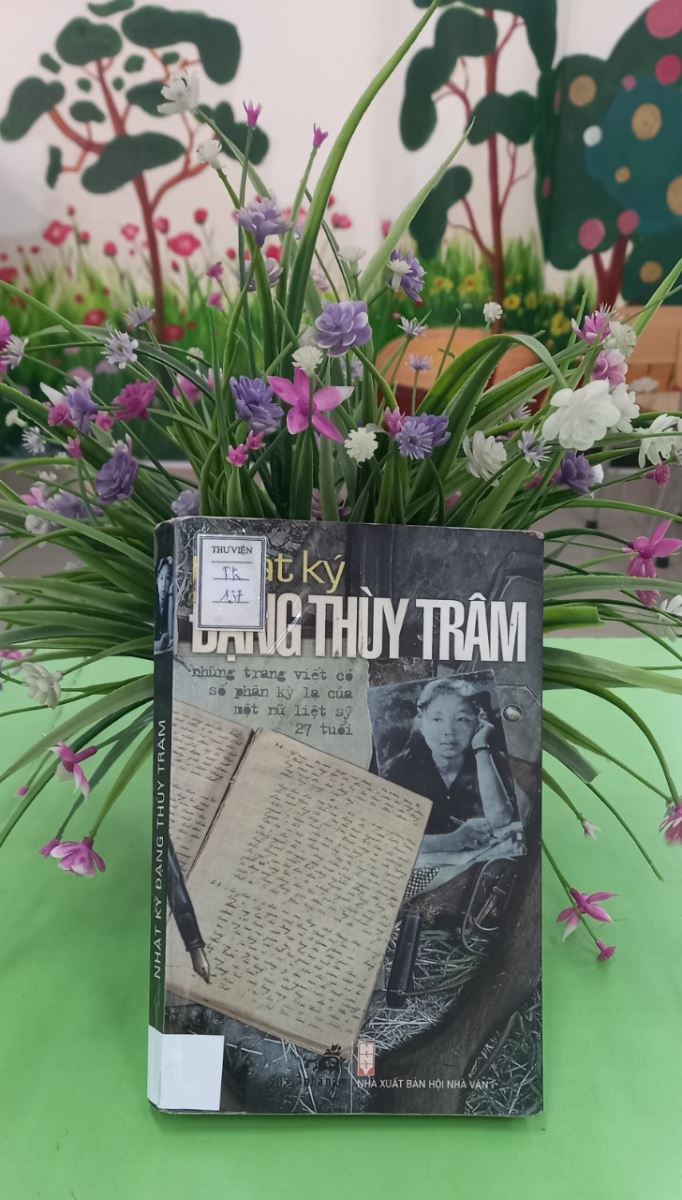 Giới thiệu cuốn sách hay Nhật ký Đặng Thùy Trâm - Nhân kỉ niệm 77 năm Ngày thành lập Quân đội nhân dân Việt Nam