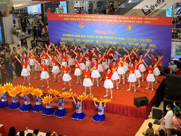 Phần thi đạt giải Nhất Hội thi dân vũ chào mừng Đại hội Thể thao Đông Nam Á - Seagame lần thứ 31 của Liên đội Tiểu học Việt Hưng
