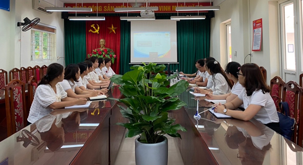 Trường Tiểu học Việt Hưng tập huấn thay sách giáo khoa lớp 3 năm học 2022-2023